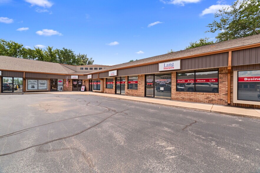 More Photos Of 3910 S Old Highway 94, Saint Charles Unknown For Lease