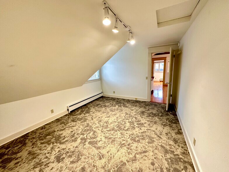 More Photos Of 1442 Pearl St, Eugene Office For Lease