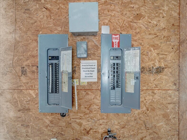 More Photos Of 19276 Hartford St, Edison Freestanding For Sale