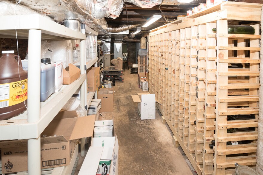 More Photos Of 3734 Fleet St, Baltimore Bar For Sale