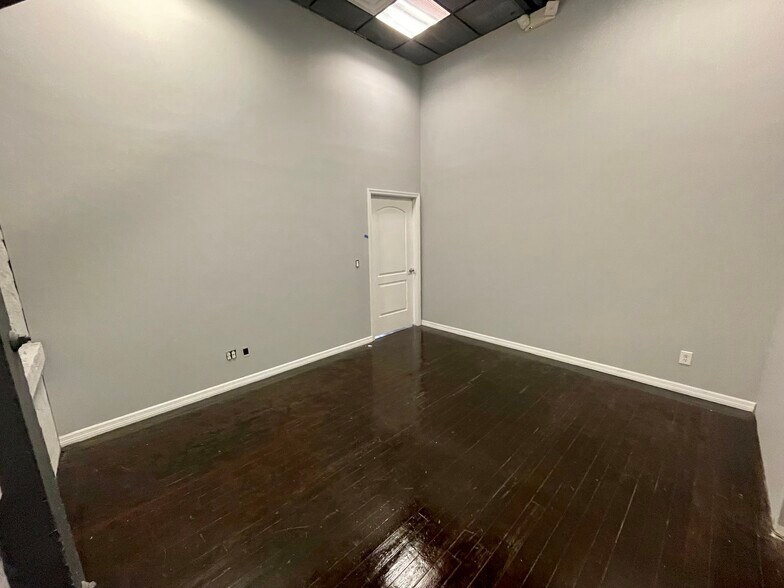 More Photos Of 1906 N Armenia Ave, Tampa Loft Creative Space For Lease