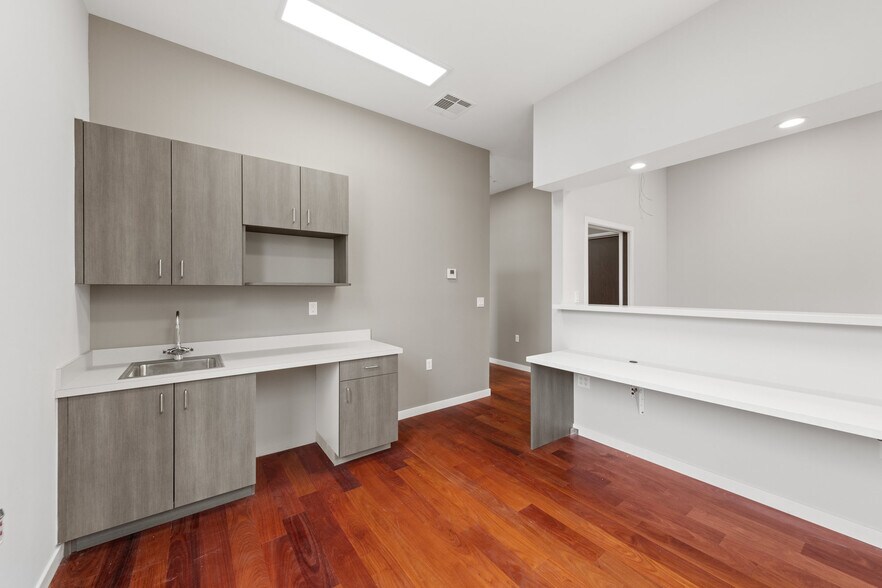 More Photos Of 420 Peninsula Ave, San Mateo Medical For Sale