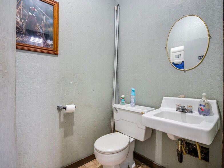 More Photos Of 2335 W Main St, Red Wing Auto Repair For Sale