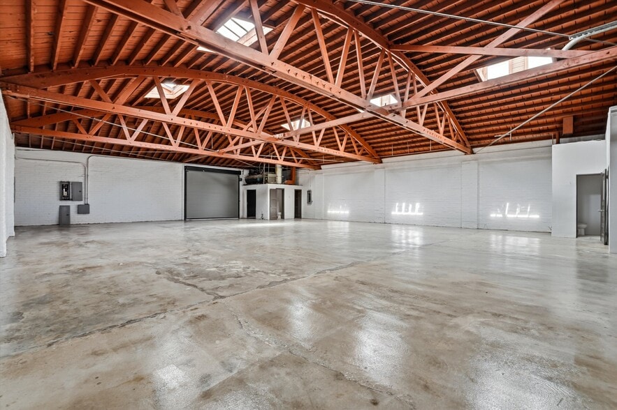 More Photos Of 11317 Atlantic Ave, Lynwood Warehouse For Sale