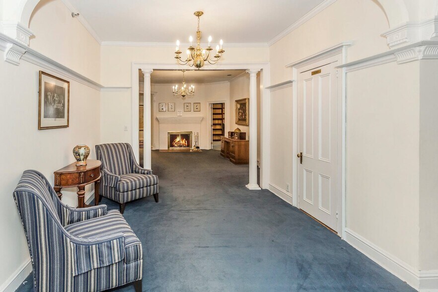 More Photos Of 33 W 2nd St, Riverhead Office For Sale