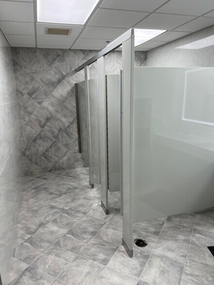 More Photos Of 950 S Winter Park Dr, Casselberry Office For Lease