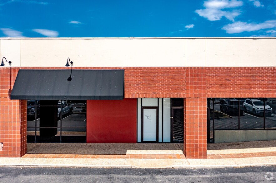 More Photos Of 903 E Bitters Rd, San Antonio Unknown For Lease