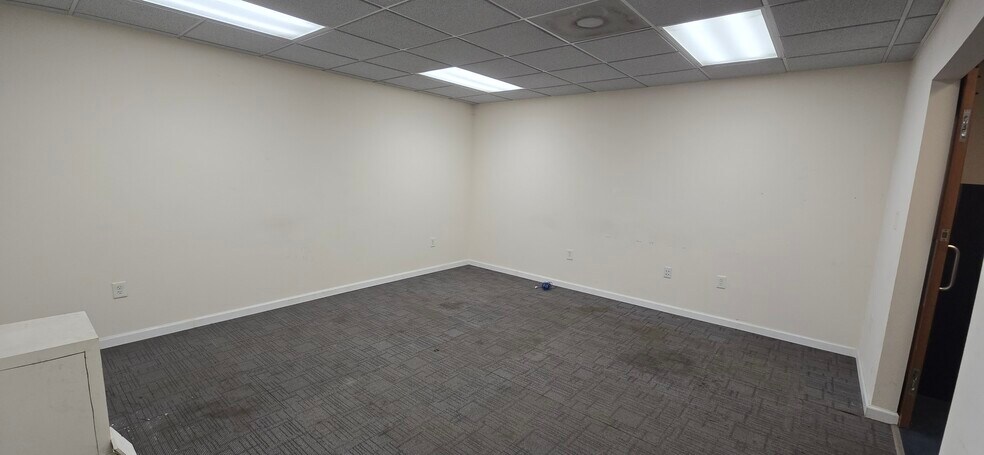 More Photos Of 9203 Enterprise Ct, Manassas Industrial For Sale