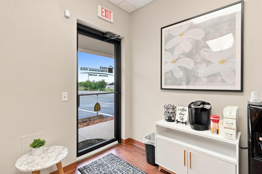 More Photos Of 375 Fennell Blvd, Lady Lake Medical For Sale