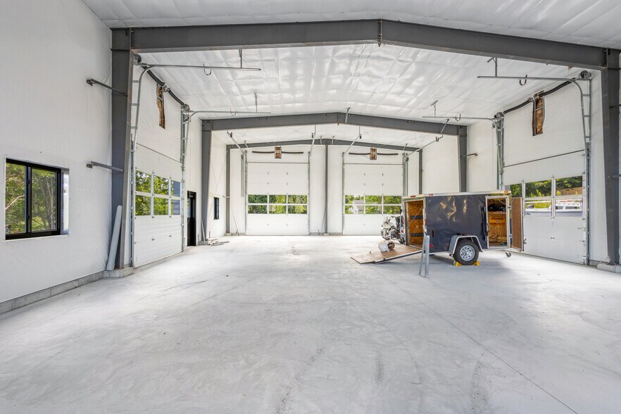 More Photos Of 4 David Rd, Norfolk Industrial For Sale