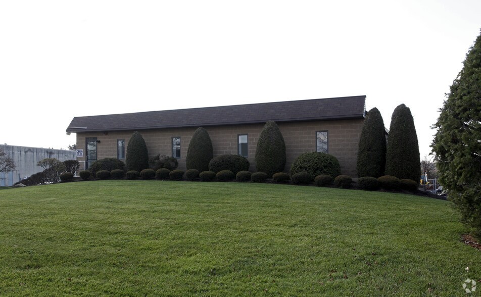 More Photos Of 1965 Stout Dr, Warminster Township Warehouse For Lease