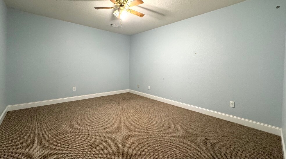 More Photos Of 144 Commerce Pky, Cornelia Flex For Sale