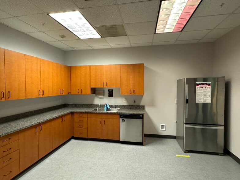 More Photos Of 360 E 10th Ave, Eugene Office For Sale