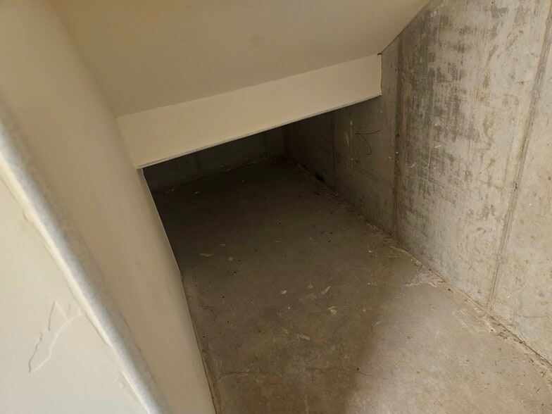 More Photos Of 2 S Main St, Coalville Loft Creative Space For Sale