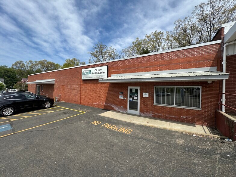 More Photos Of 809-811 Grandview Rd, Oil City Freestanding For Lease