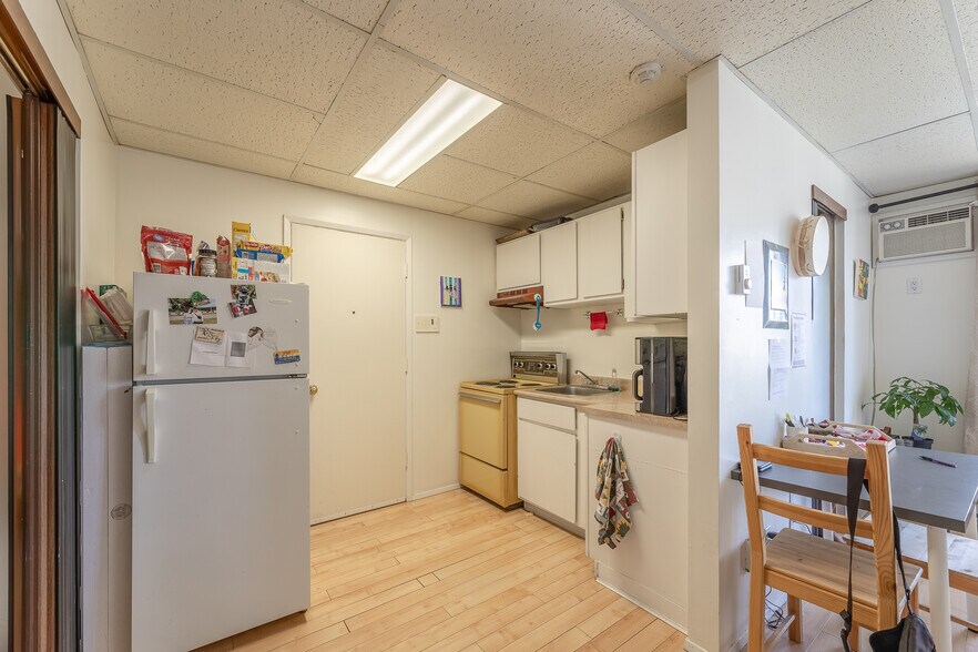 More Photos Of 157 Wade Av W, Penticton Apartments For Sale