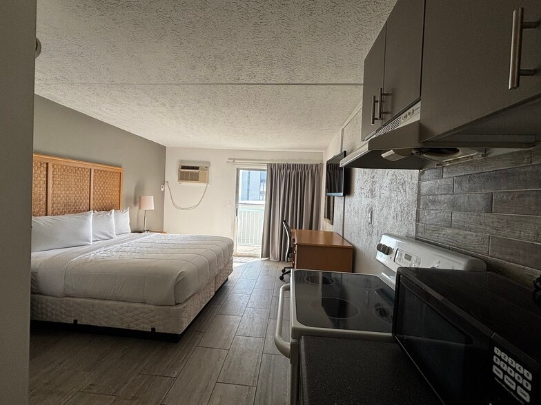 More Photos Of 1901 S Ocean Blvd, Myrtle Beach Hotel For Sale