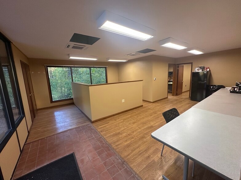 More Photos Of 50 E Woodhaven Dr, White Haven Office For Sale