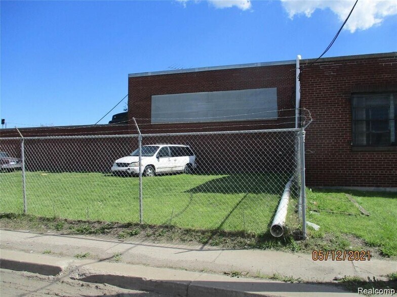 More Photos Of 7170 E McNichols Rd, Detroit Manufacturing For Sale