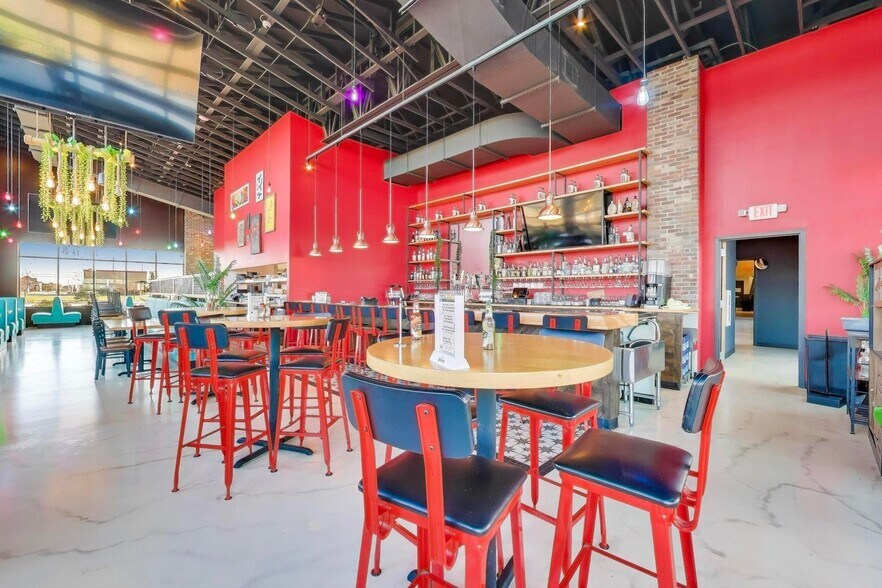 More Photos Of 3552 Market Ln, Kenosha Restaurant For Sale