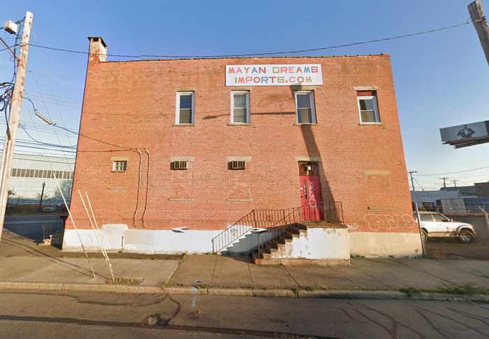 Primary Photo Of 725 Housatonic Ave, Bridgeport Light Distribution For Sale
