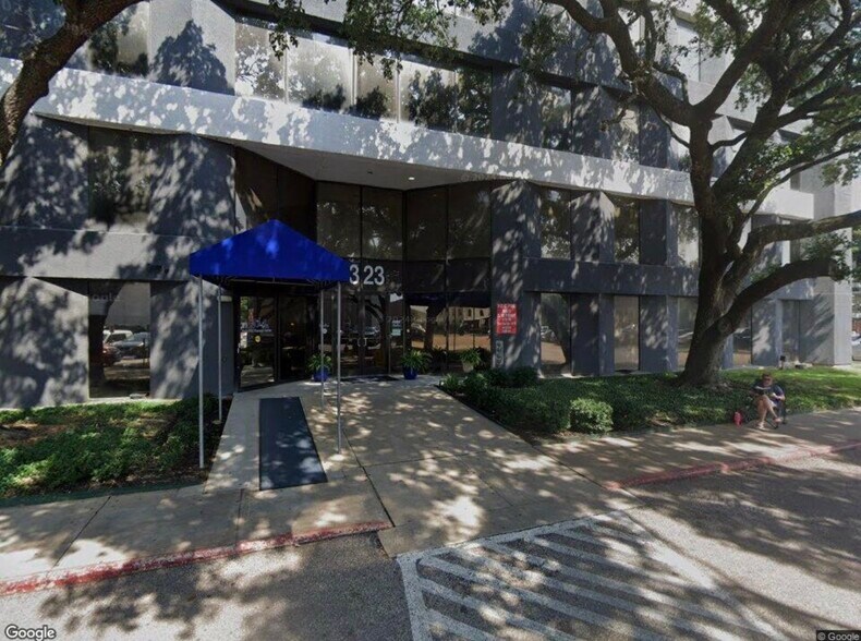 More Photos Of 8313 Southwest Fwy, Houston Unknown For Lease