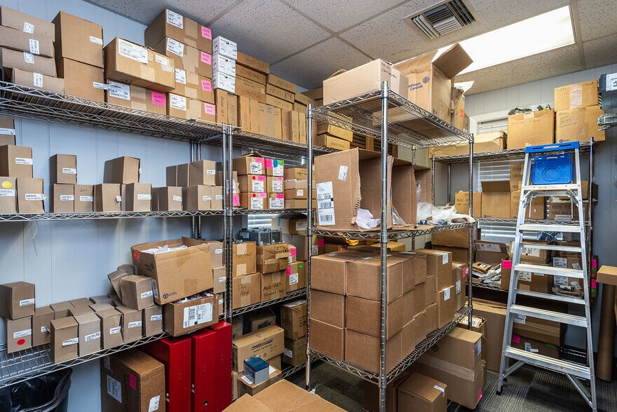 More Photos Of 699 Fall River Ave, Seekonk Medical For Sale