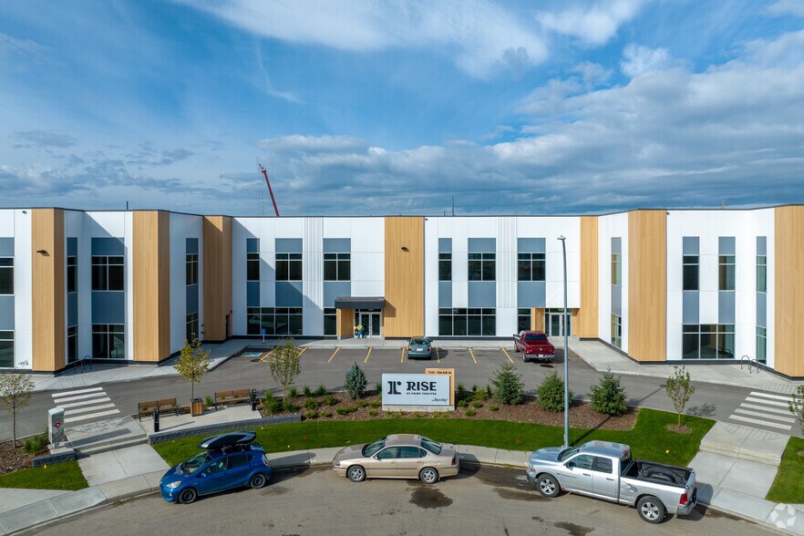 More Photos Of 7121 104 Av SE, Calgary Warehouse For Sale