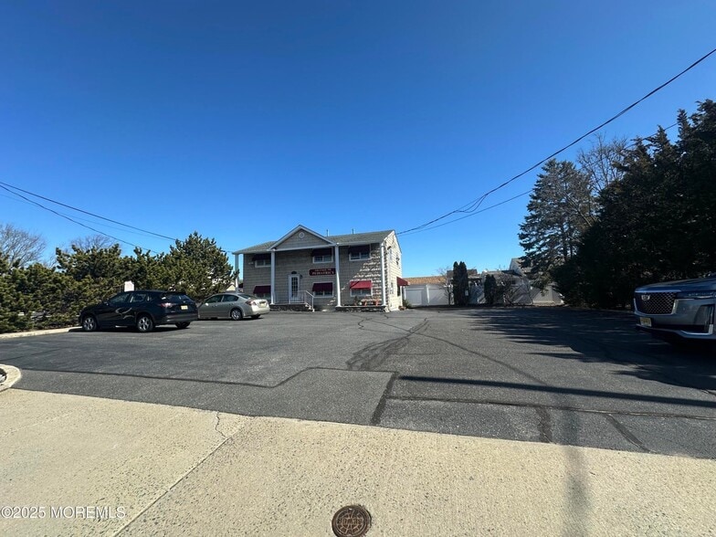 More Photos Of 751 Fischer Blvd, Toms River Medical For Sale