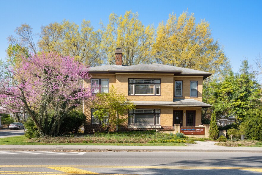 More Photos Of 614 S Main St, Blacksburg Medical For Sale