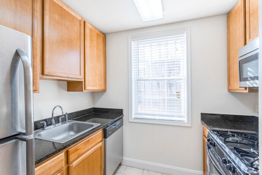 More Photos Of 201 16th St NE, Washington Apartments For Sale