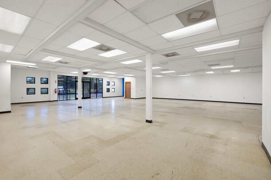 More Photos Of 421 Conquest, Edinburg Freestanding For Lease