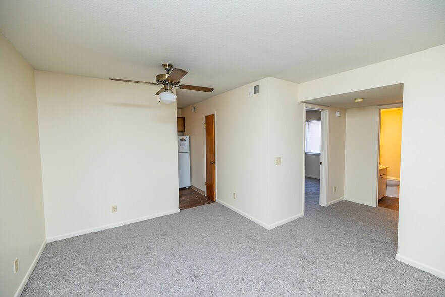 More Photos Of 2520 E Lincoln St, Wichita Apartments For Sale
