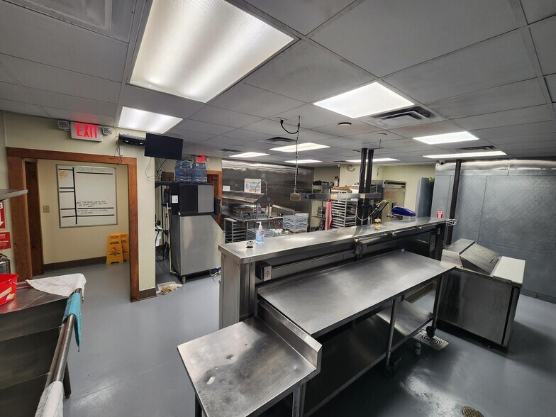 More Photos Of 122 Main St, Thomson General Retail For Sale