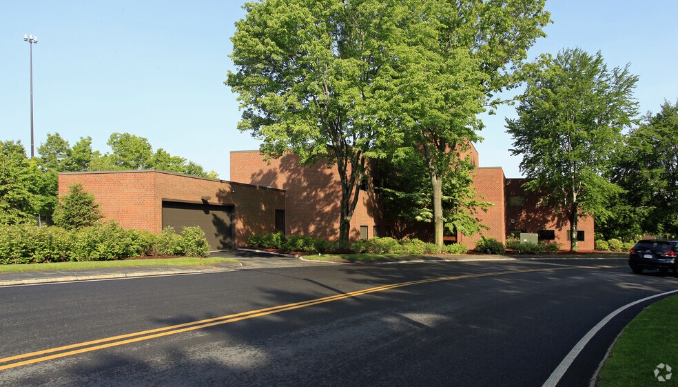 Primary Photo Of 100 Unicorn Park Dr, Woburn Office For Lease