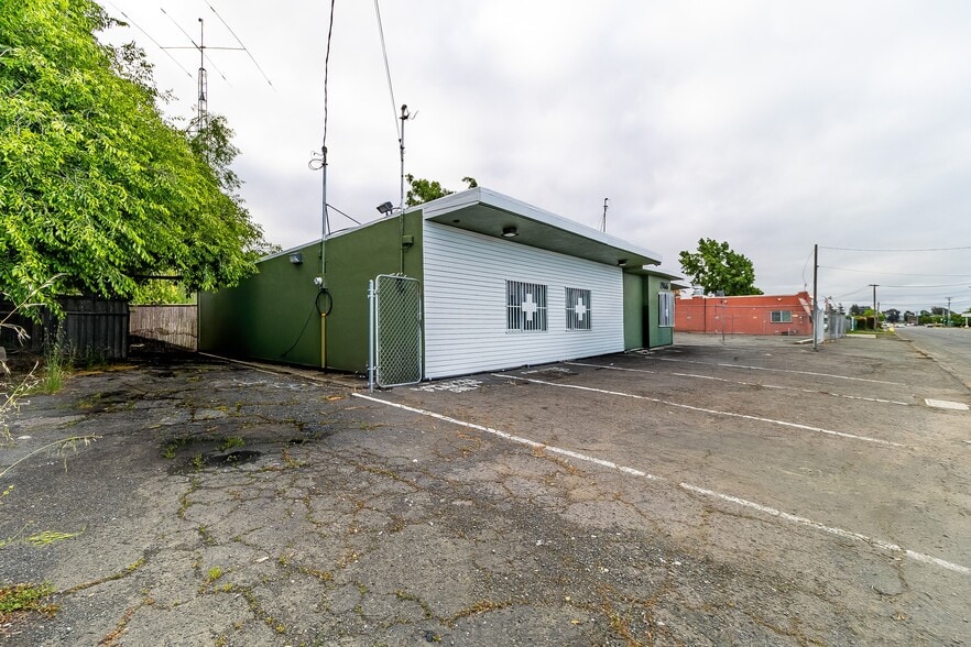 More Photos Of 1966 Broadway St, Vallejo Storefront For Sale