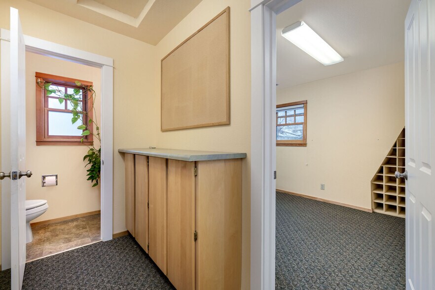 More Photos Of 1072 E Main St, Grass Valley Office For Sale