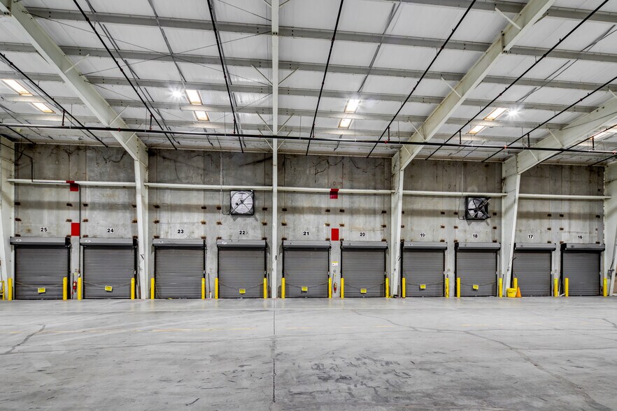 More Photos Of 999 Enterprise Dr, Dalton Distribution For Sale