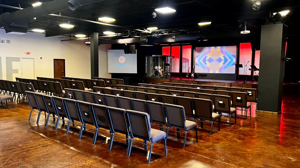 More Photos Of 8625 Us Highway 51 N, Southaven Office For Sale