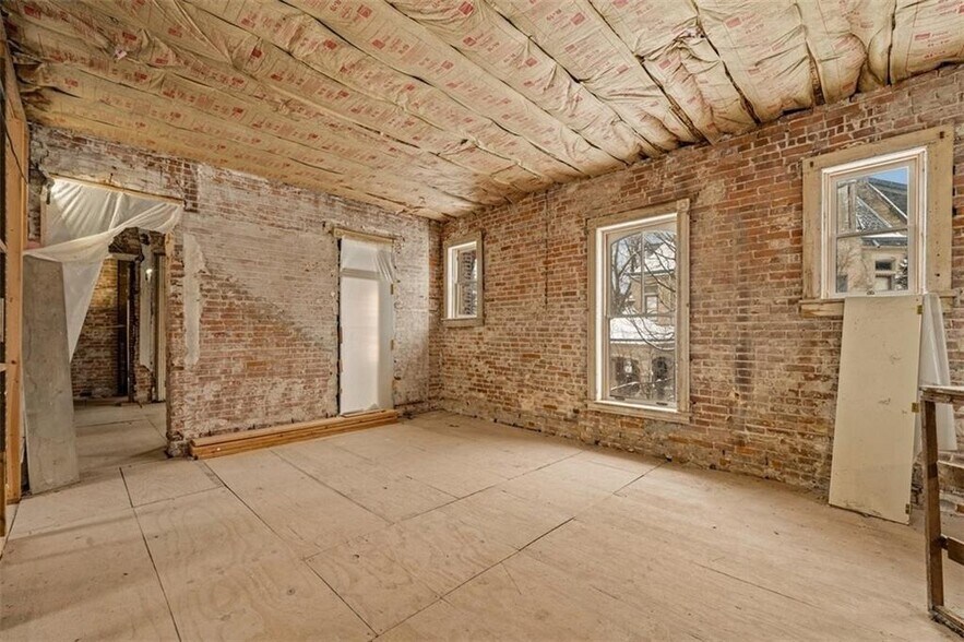 More Photos Of 809 Hall St, Saint Joseph Hospitality For Sale