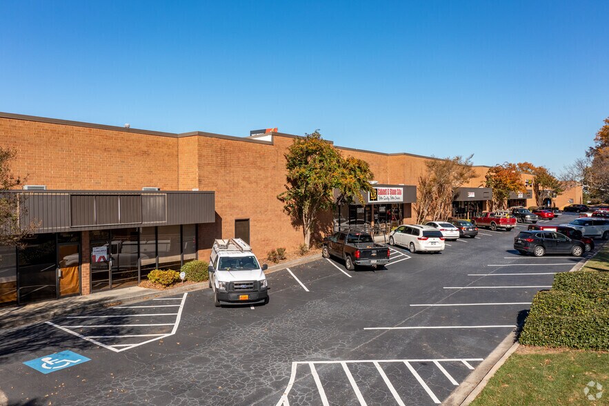 Primary Photo Of 5845 Oakbrook Pky, Norcross Distribution For Lease