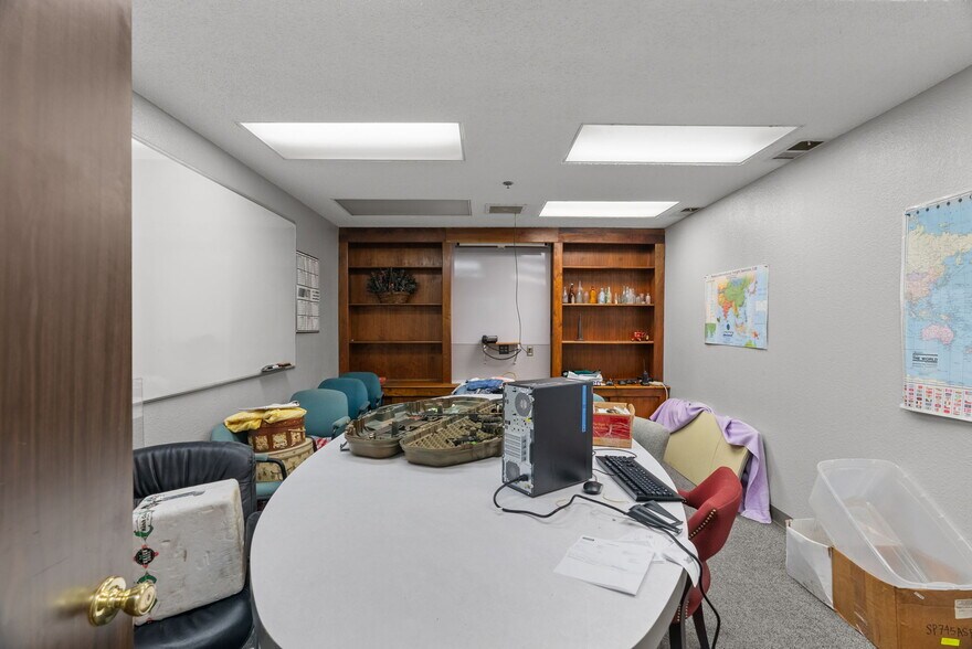 More Photos Of 8122 Reilly Ave, Saint Louis Manufacturing For Sale