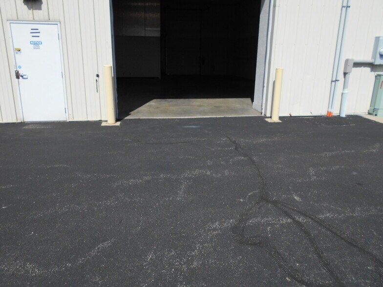 More Photos Of 4625 Progress Dr, Columbus Light Distribution For Lease