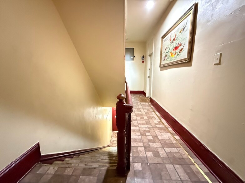More Photos Of 615 Summit Ave, Union City Apartments For Sale