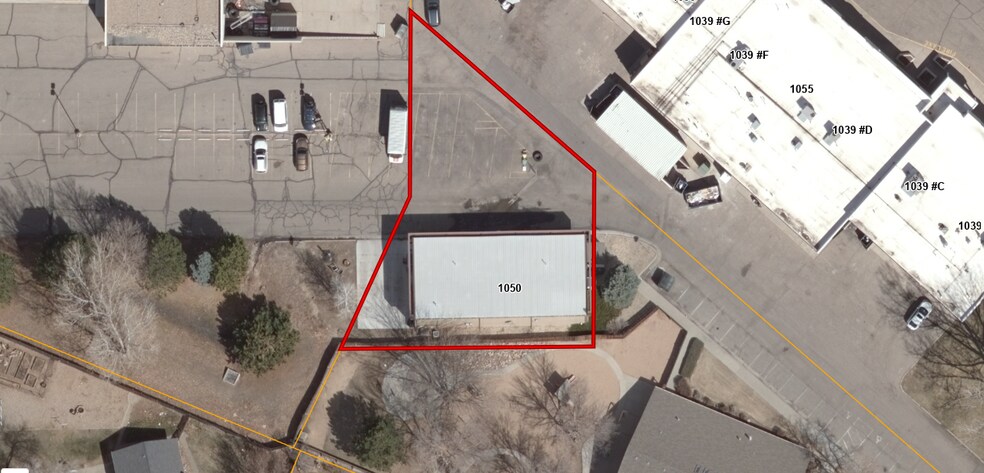 More Photos Of 1050-1051 Walnut St, Windsor Warehouse For Lease