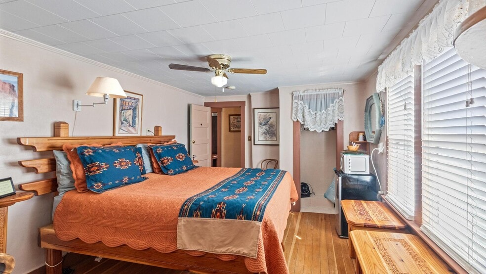 More Photos Of 295 N Main St, Glendale Hospitality For Sale