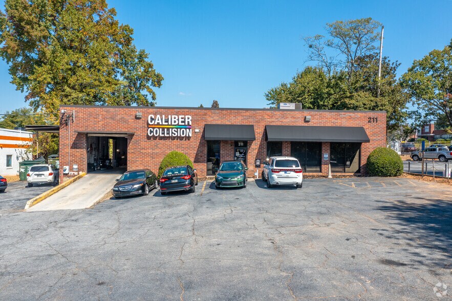More Photos Of 211 DeKalb Industrial Way, Decatur Light Manufacturing For Lease