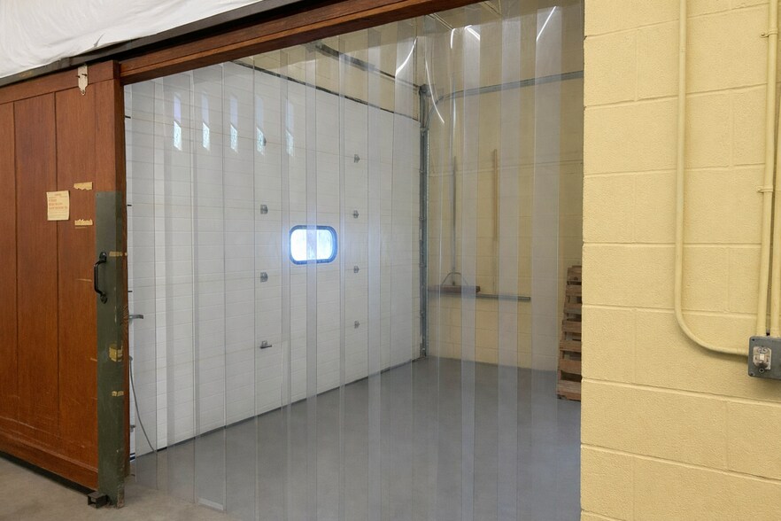 More Photos Of 1018 Cadillac St, Syracuse Light Manufacturing For Lease