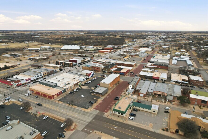 More Photos Of 115 N Jefferson Ave, Elk City Office For Sale