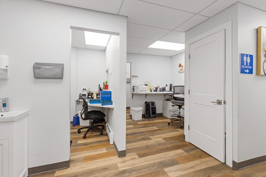 More Photos Of 166 Silver St, Waterville Medical For Sale